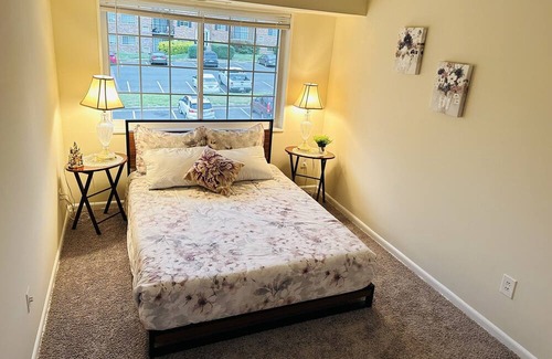 Groveton Apartment | Cozy Apartment in Alexandria near D.C