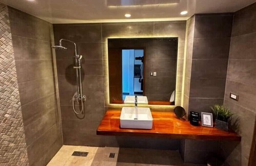 Barrio La Fortaleza Vieja Condo | King Bed Studio Overlooking Bay Of Whales