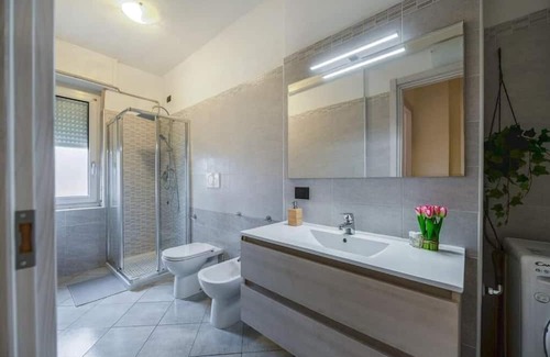 Isola del Bosco - Delle Corti Apartment | [20min. Duomo] Design, Wi-fi