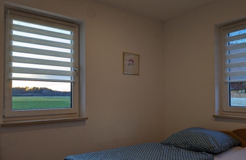 Bechhofen Apartment | Holiday Apartment "Seenlandliebe - Wiesethblick" with Shared Garden