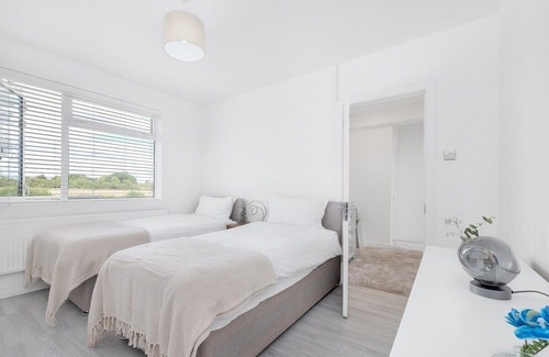 Emerson Park House | Wych Elm Road by MT Property