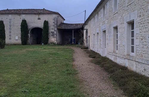 Bellevigne House | LA Coudraie Gîte 11 Personnes au Milieu des Vignes