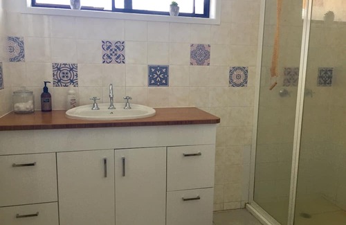 Golden Beach Villa | Your Summer Holiday: Walk to Beach Pet Friendly