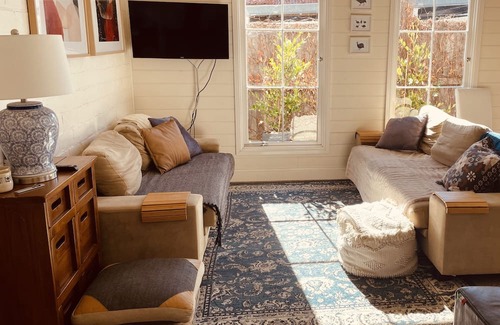 Glen Innes House | Beautiful, spacious 1870s house in centre of town.