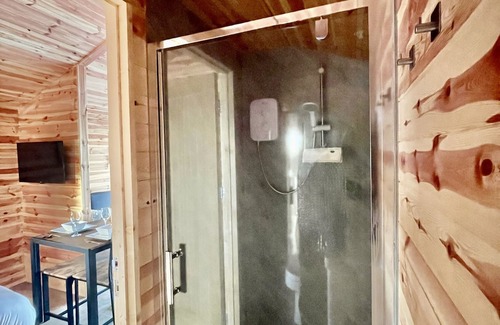 Boston Cabin | Child and Pet Friendly Fishing Cabins on lake side