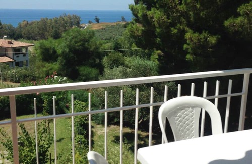 Falerna Apartment | Holiday Apartment "Trilocale 34 Residence La Giungla" with Sea View, Shared Pool & Wi-Fi