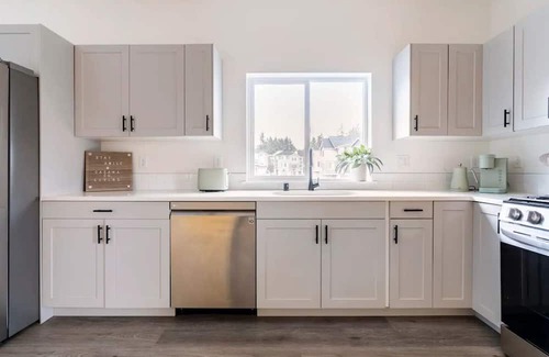 West Hills House | The Kings Landing: Private Home in Silverdale /Bremerton Location.