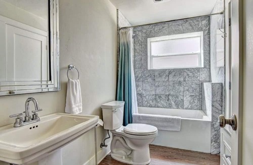 Fairmont Apartment | Luxury Campus Suite 3 Bed 2 Bath