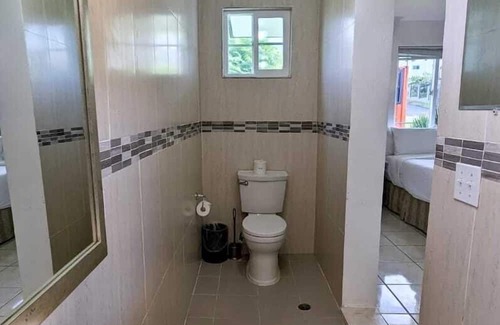 Tumon House | Cozy 3BD/2BA House Central Tumon