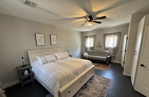 Pauls Valley Other | Cozy farmhouse in the country! Beautiful all-new furnishings and gorgeous views!