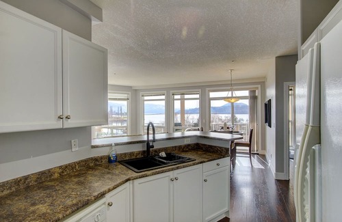 North End Condo | Bayview Getaway