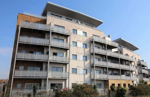 Hamworthy Apartment | Ocean Breeze - Harbour Views from Private Balcony