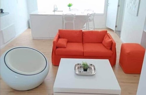 Jumet Apartment | The Luxury White Suite