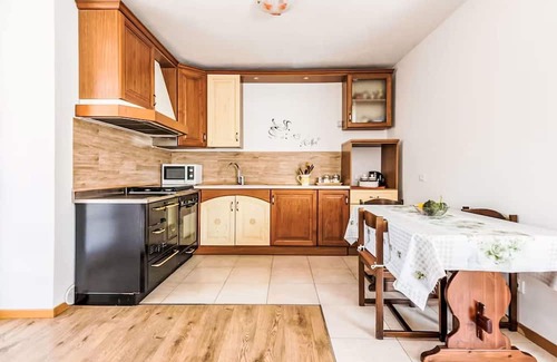 Livo Apartment | Lovely apartment for 4 guests with WIFI, TV, patio and pets allowed