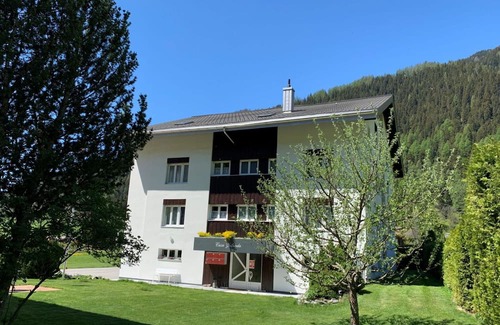 Reckingen Apartment | Beautiful apartment for 4 guests with WIFI, TV, balcony and pets allowed