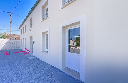 Anglade Apartment | Comfortable 2-bedroom apartment near Blaye, ideal for workers/vacationers