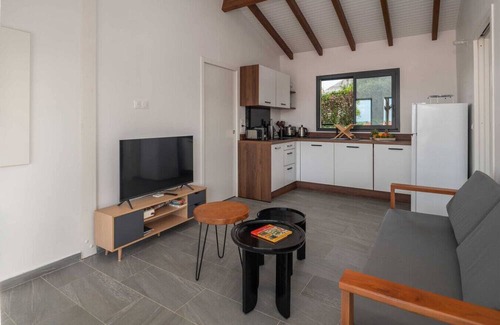 Les Abymes House | Villa Indonesia-private pool in the center of the island