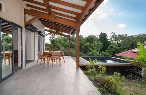 Les Abymes House | Villa Indonesia-private pool in the center of the island