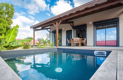Les Abymes House | Villa Indonesia-private pool in the center of the island