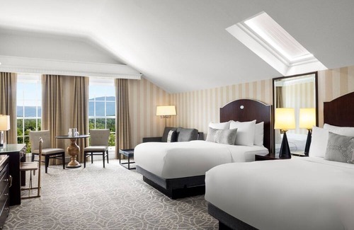Manchester Hotel | 2 Rooms | Pool, Spa, and Golf Access in Scenic Vermont Village