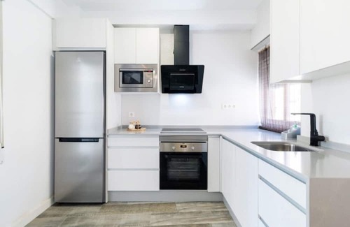Chana Apartment | Luxury Apartment Near Granada Center - 3 Mins to Train Station