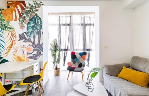 Chana Apartment | Luxury Apartment Near Granada Center - 3 Mins to Train Station