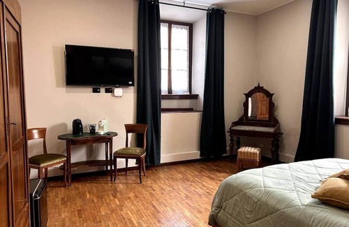Volta Mantovana Bed & Breakfast | Stanza d'epoca (Volta Mantovana) Stanza in dimora two steps from Lake Garda