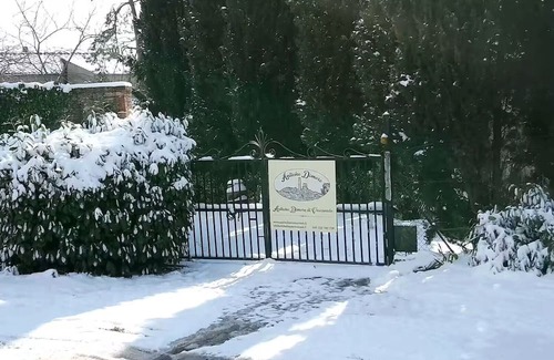 Vescovado Apartment | Apartment 'Il Caminetto - Antiche Dimore' with Shared Pool, Wi-Fi and Air Conditioning