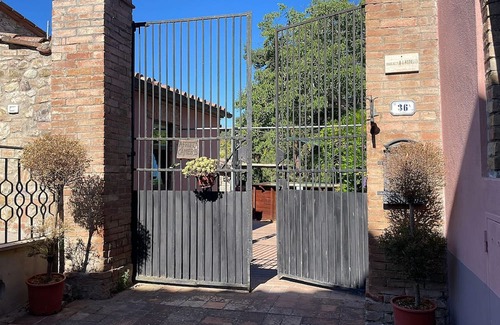 Vescovado Apartment | Apartment 'Leccio' with Shared Pool and Wi-Fi
