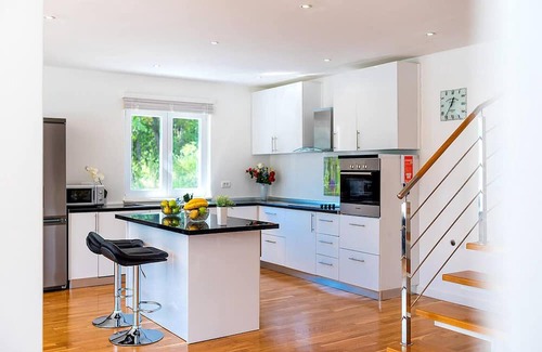 Civljane House | Cozy home in Cetina with private swimming pool, can be inside or outside