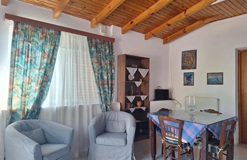 Mochos Apartment | Apartment 'Eve's House' with Mountain View, Wi-Fi and Air Conditioning