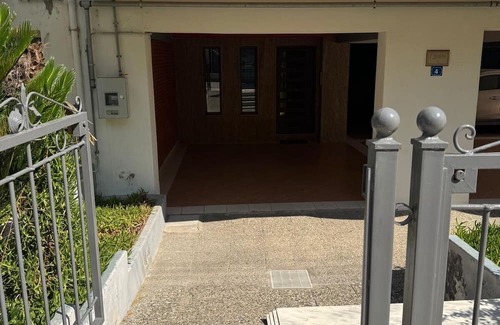 Neoi Epivates Apartment | Blue Wave Apartment 120 meters from the beach, center and eateries