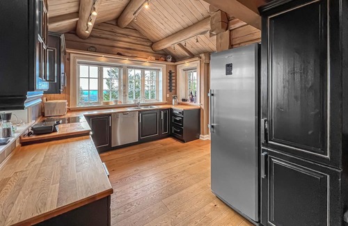 Lillehammer House | Beautiful home in Lillehammer with house a mountain view