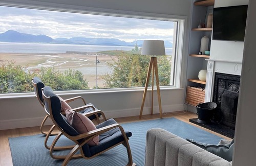 Mulranny House | Idyllic Coastal Holiday Home with modern comforts in Mulranny