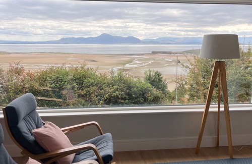 Mulranny House | Idyllic Coastal Holiday Home with modern comforts in Mulranny