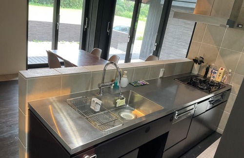Akaogi House | Limited to one pair per day! The entire building is reserved for private use! A luxurious inn designed in a modern Japanese style! You can enjoy your private time in the nature of Amami Oshima with a large projector. ⭐︎