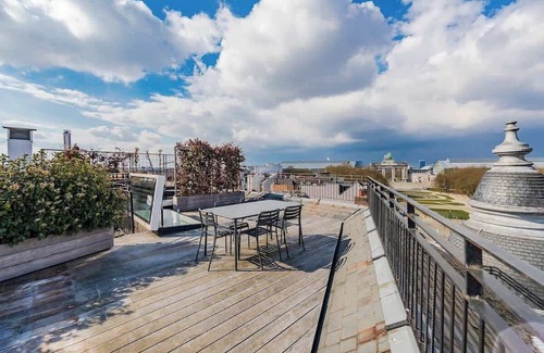 Etterbeek Apartment | Luxury Penthouse with Panoramic Views 3BR