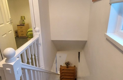 Fordwich House | 5 Bedroom House, Sleep 12, with 7 beds, free on-site parking & free st parking.