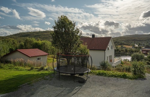 Tromso House | Large modern house, perfect for Northern lights chasing