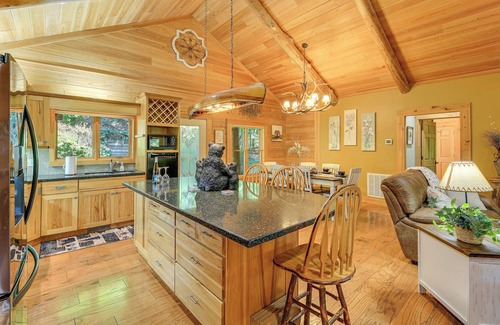North Fork Township Cabin | Hot Tub & Views: 'Nature's Hideaway' in Zionville