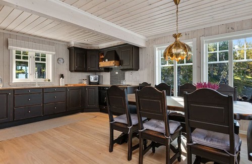Nord-Aurdal Cabin | Spacious Family Cabin with Jacuzzi