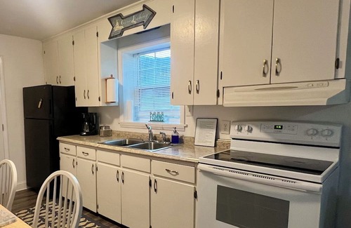 Clarksville House | Dockside Dreamz- Full duplex lake fun for 12