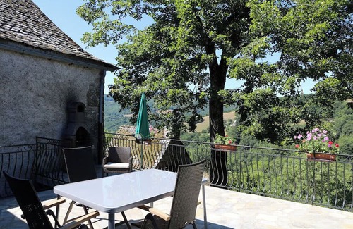 Florentin-la-Capelle House | Stone house "la Terrasse" in peaceful hamlet between AUBRAC and VALLÉE DU LOT