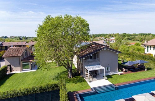 Ponti sul Mincio Apartment | Apartment 'Time To Relax Resort - Gelso' with Shared Pool, Wi-Fi and Air Conditioning