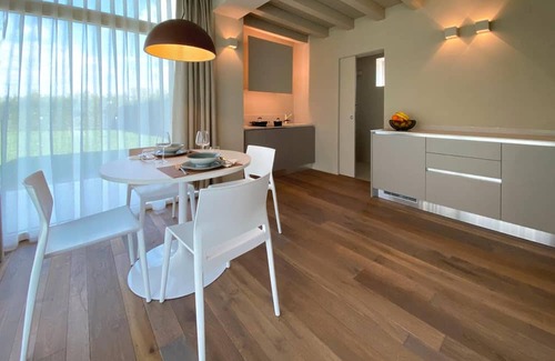 Ponti sul Mincio Apartment | Apartment 'Time To Relax Resort - Ulivo' with Shared Pool, Wi-Fi and Air Conditioning