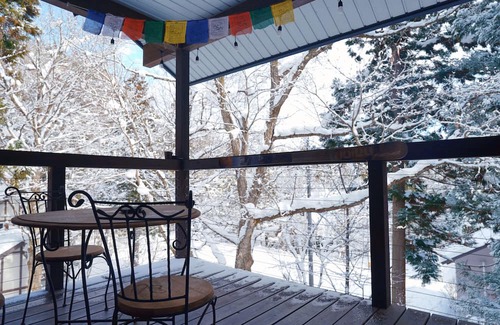 Iida Ski Chalet | Spacious 5-bedroom ski-in chalet—perfect for families and friends.