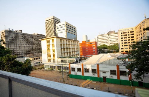 Presidence Apartment | Cozy 1-bedroom flat in downtown Plateau-Abidjan, where nature and serenity meet.
