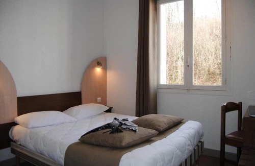 Lourdes Hotel | Your Ideal Retreat! Spacious Unit, w/Parking, Near Animal Park of the Pyrenees!