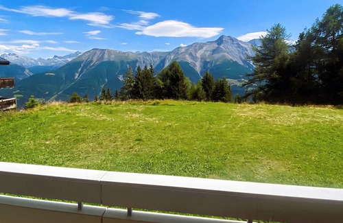 Bettmeralp Apartment | The Bettmeralp lies high above the Rhone Valley on the Great Aletsch Glacier at