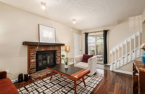 Columbus House | Zoo Getaway, 3BR Home w/Yard Games & Comfort, Family Friendly